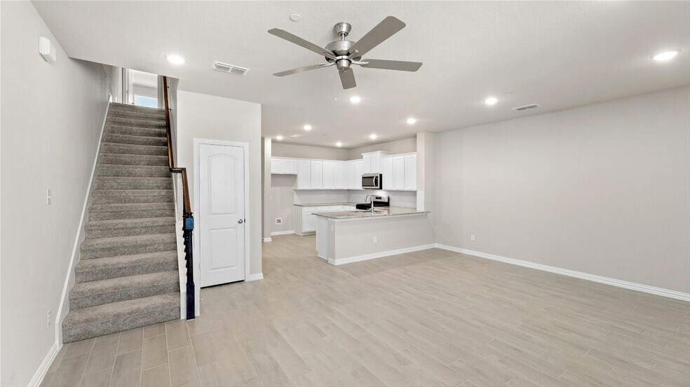 Building Photo - 3716 Paradise Way