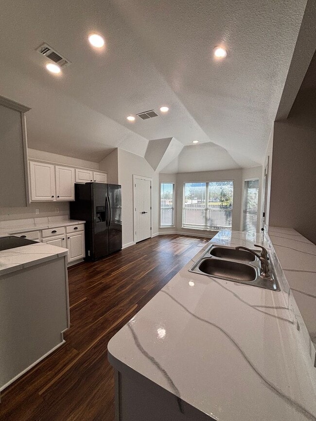 Building Photo - 1117 Marcia Ln