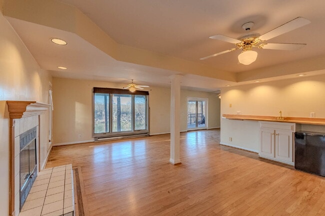 Building Photo - River View, Very Private Home!