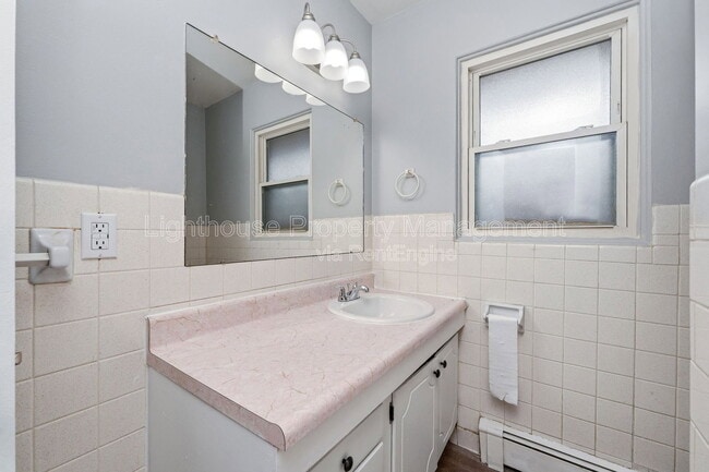 Building Photo - 1926 Sunnyside Dr