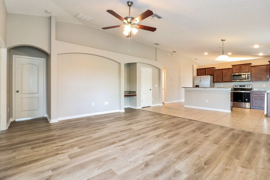 Building Photo - 509 Vista Ridge Dr