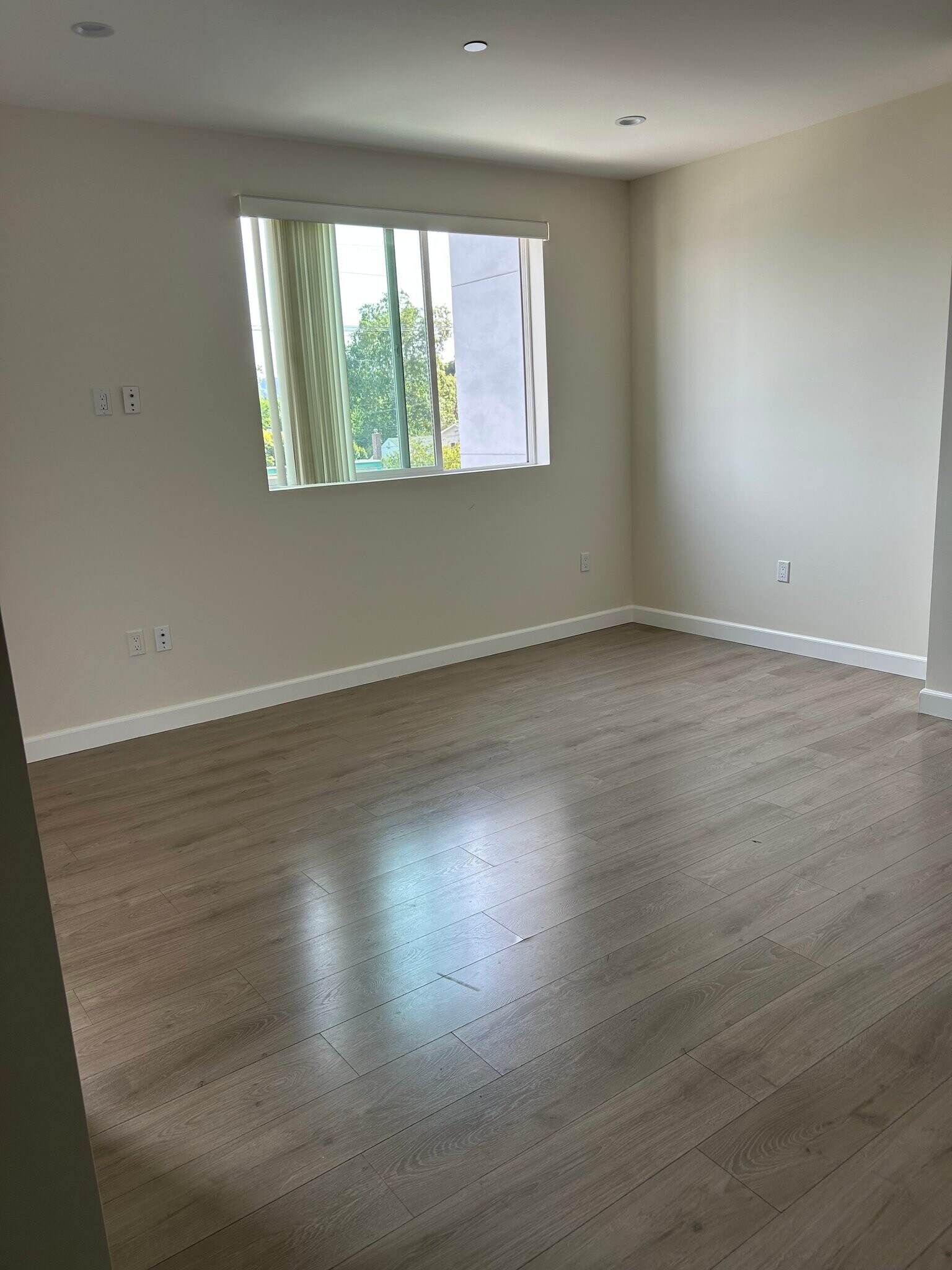 Building Photo - 12147 Magnolia Blvd