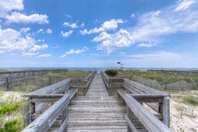 Building Photo - 837 Fort Fisher Blvd S
