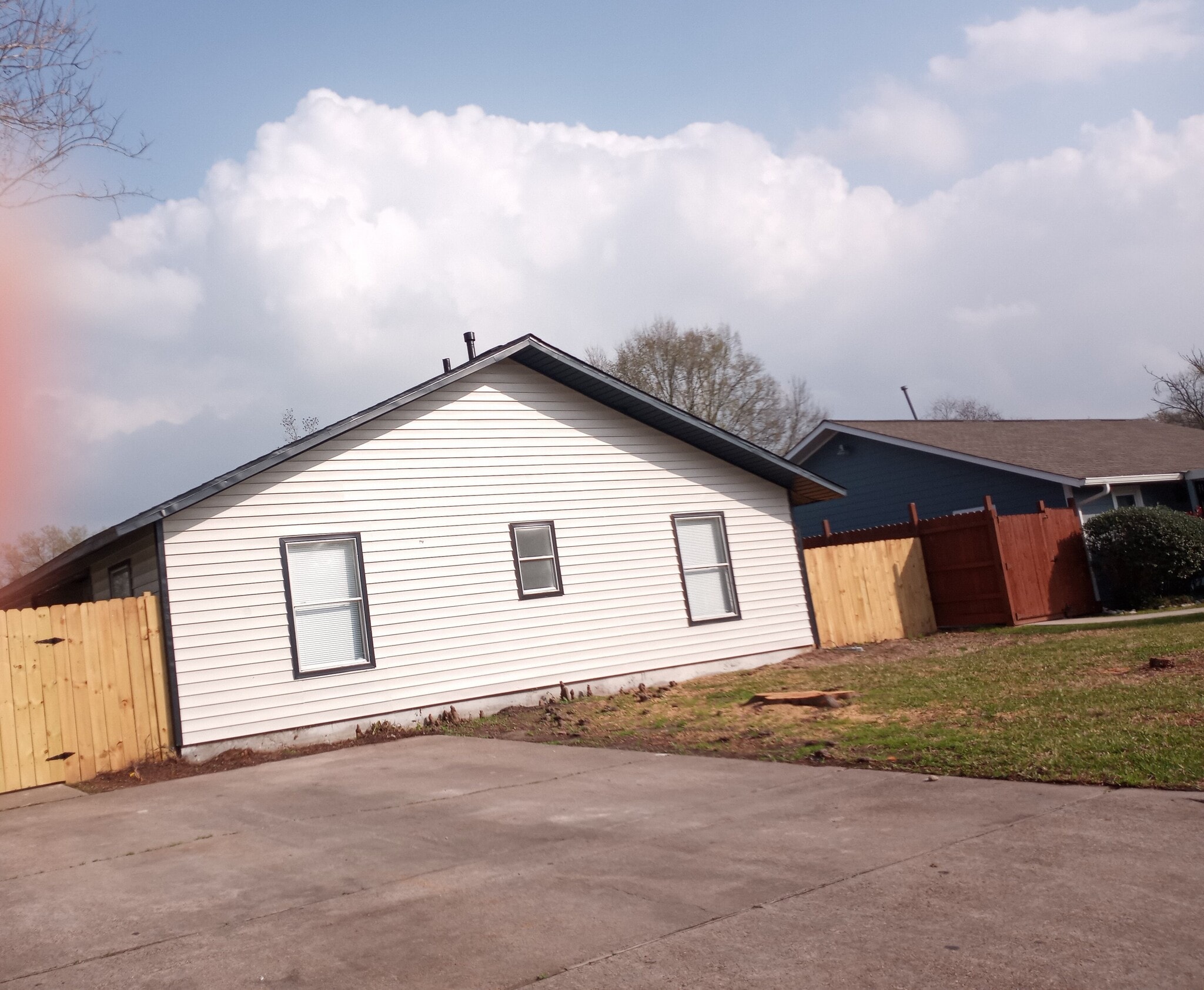 Building Photo - 9814 Thorn St