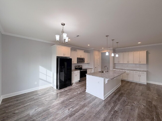 Building Photo - Spacious 3 Bedroom Home on 1 Acre Lot!