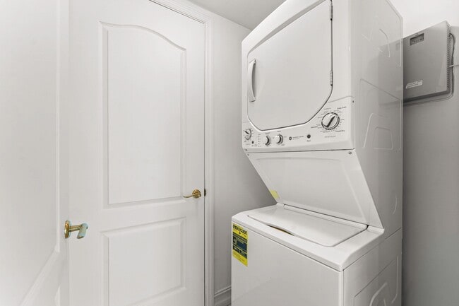 Building Photo - 550 SE Mizner Blvd