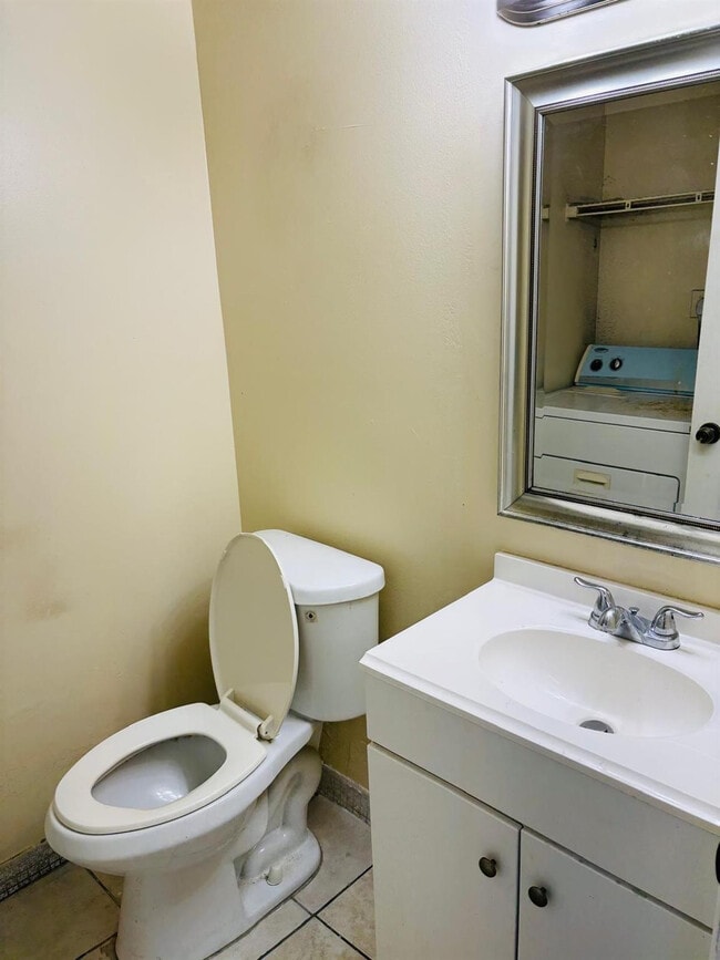 Building Photo - 4240 NW 21st St