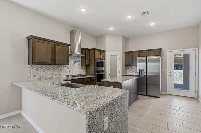 Building Photo - 909 Ada Ln