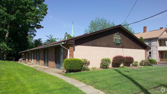Building Photo - Elms apartments