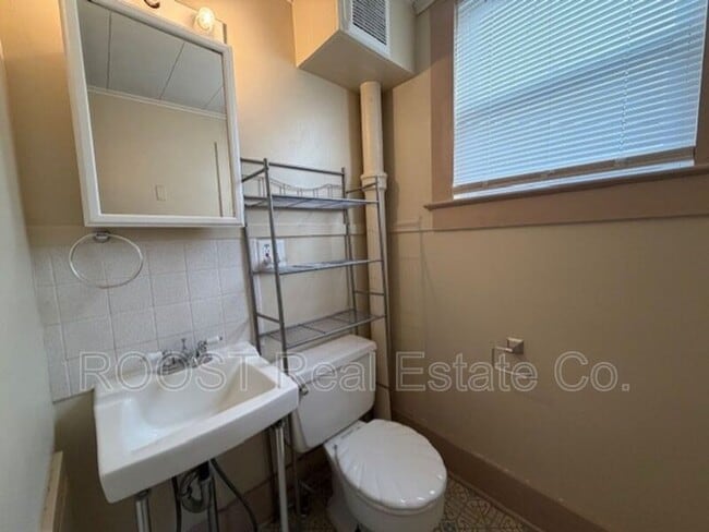 Building Photo - 22 Willis Ave