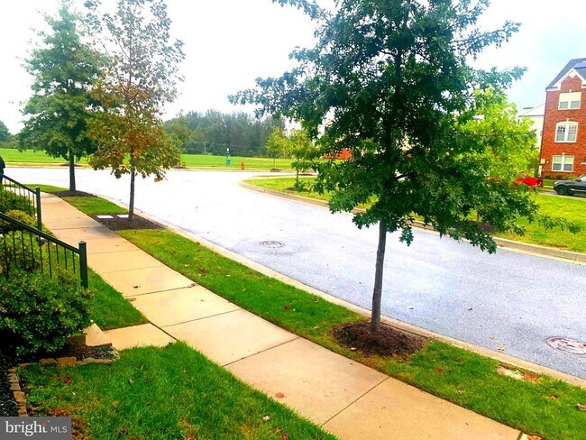 Building Photo - 9457 Virginia Jane Way