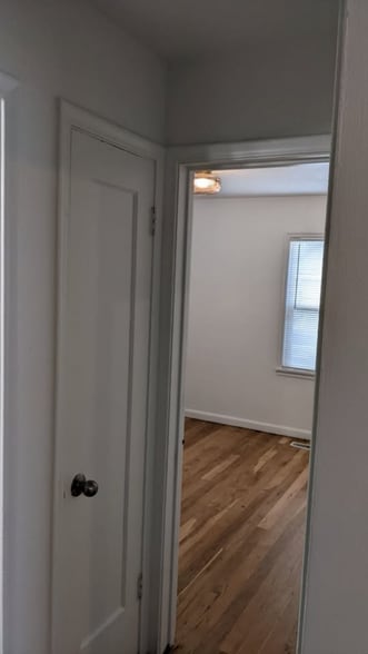 Hall - 732 N 900 E