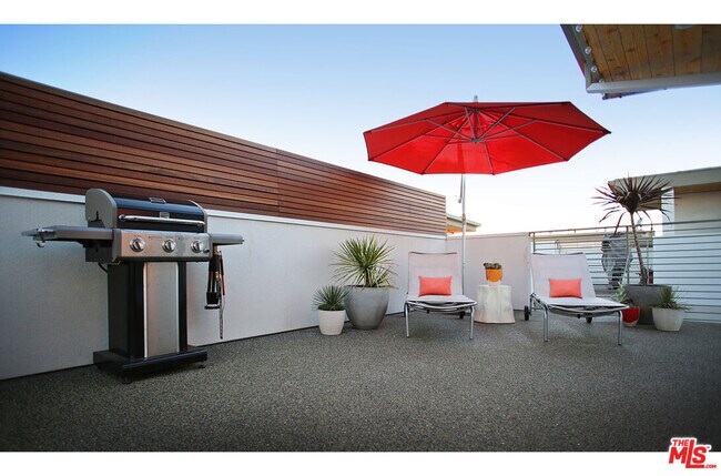 Building Photo - 1211 N Garbo Ln