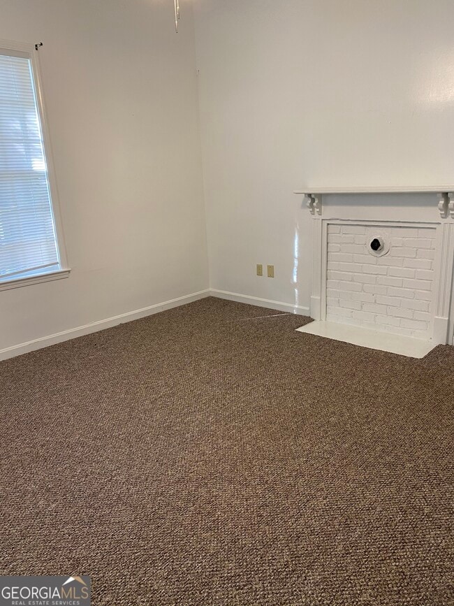 Building Photo - 164 Glenn Carrie Rd