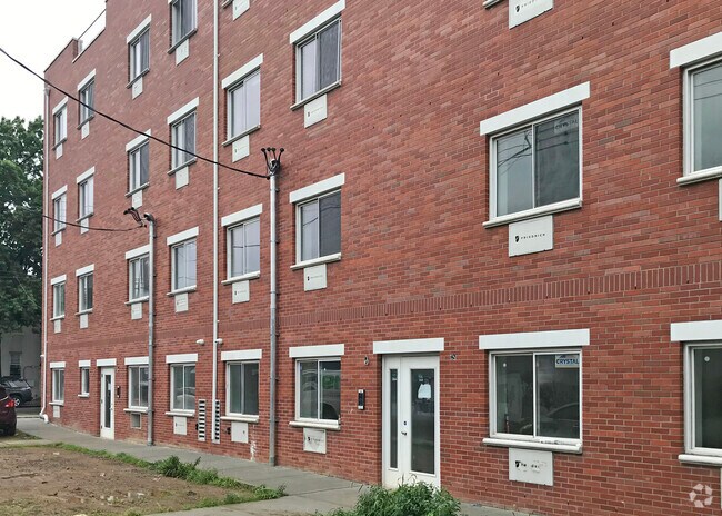 Building Photo - 108-07 44th Ave