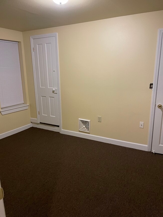 Building Photo - 610 Spruce St