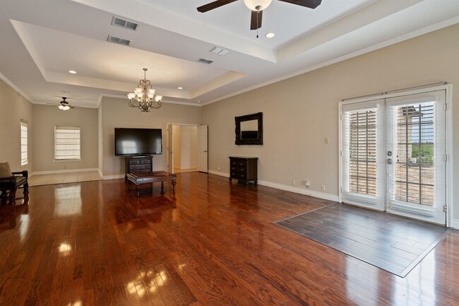 Building Photo - 31 Running Deer Mdws