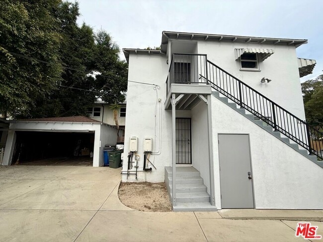 Building Photo - 1157 N Genesee Ave