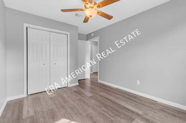 Building Photo - 5912 Pamela Dr