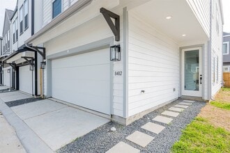 Building Photo - 8402 Berry Green Ln
