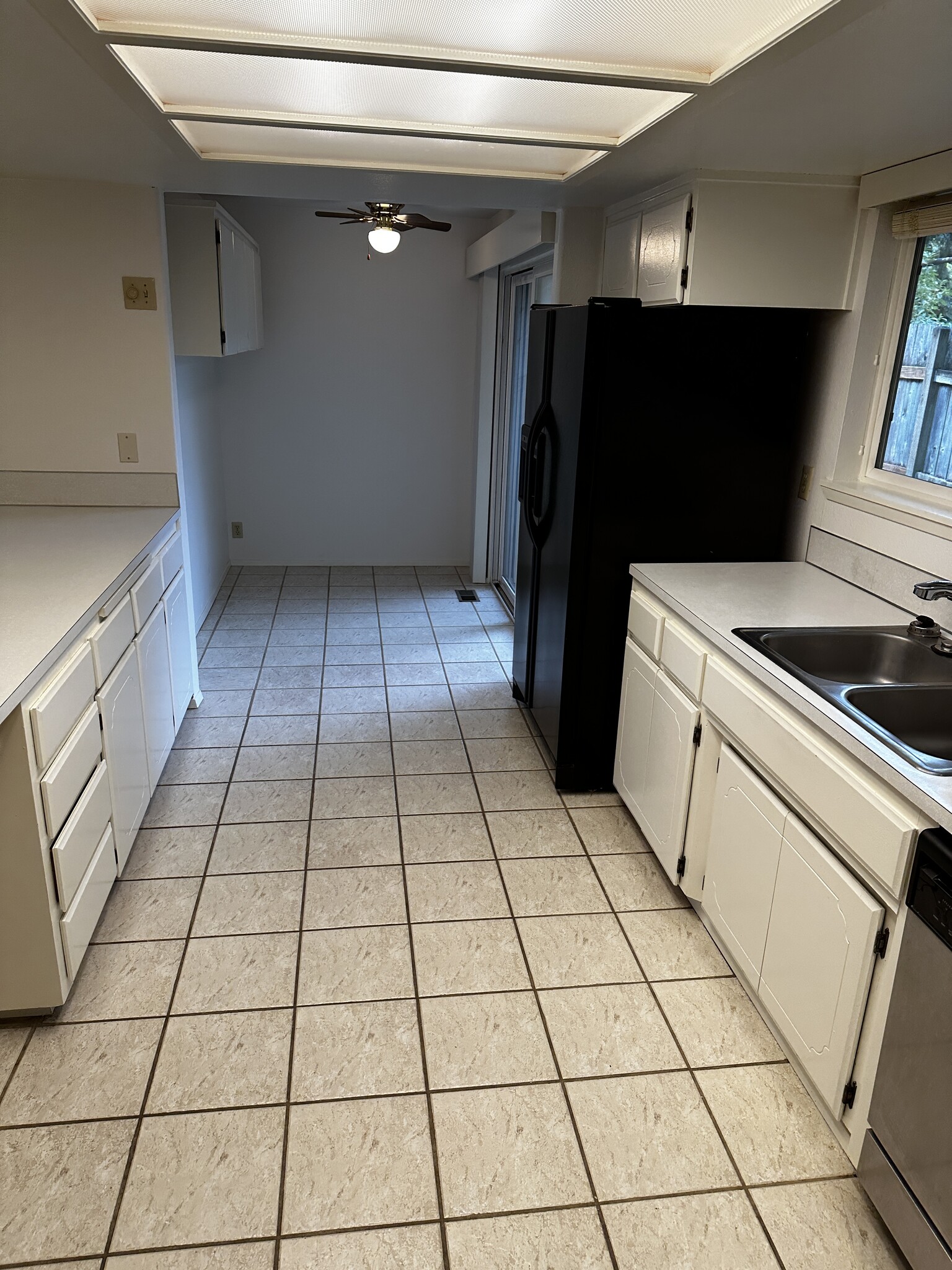 Building Photo - 515 16th Ave SE