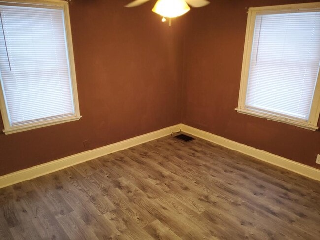 Building Photo - 806 Roosevelt St