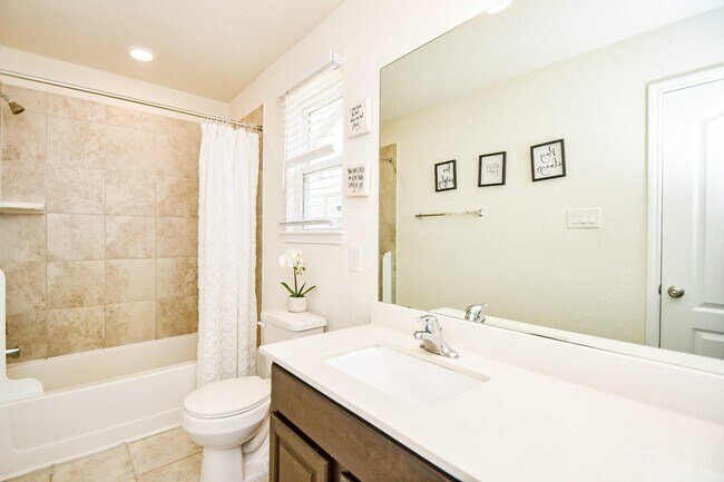 Building Photo - 5343 Castle Discordia St