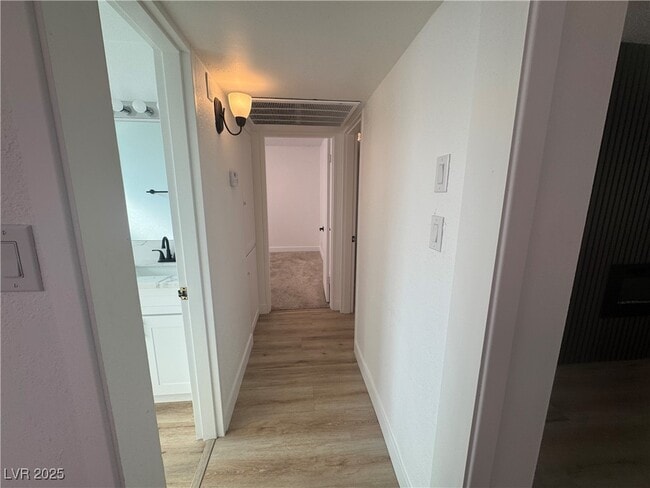 Building Photo - 1336 Darmak Dr