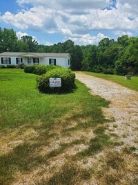 Building Photo - Appointment Only!!!