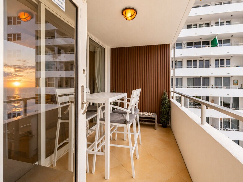 Building Photo - 4040 Galt Ocean Dr