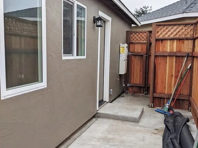 Building Photo - A one-bedroom home