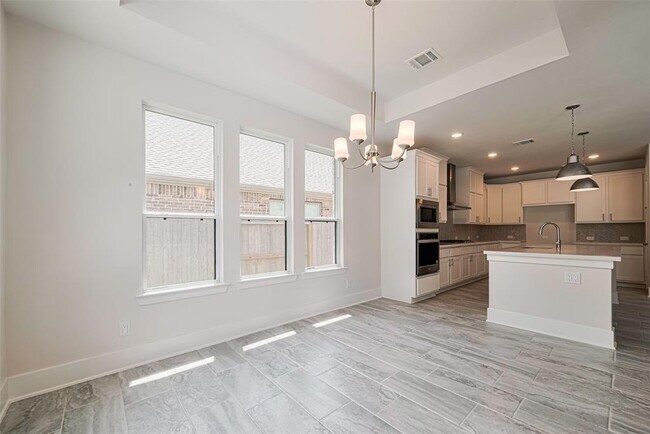 Building Photo - 23649 Silver Palm Trl