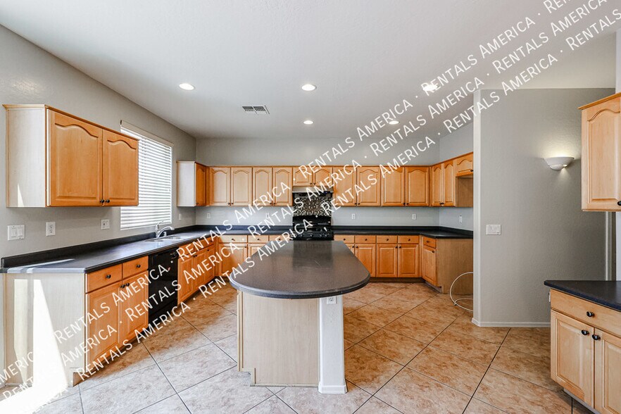 Building Photo - 1155 E Winchester Pl