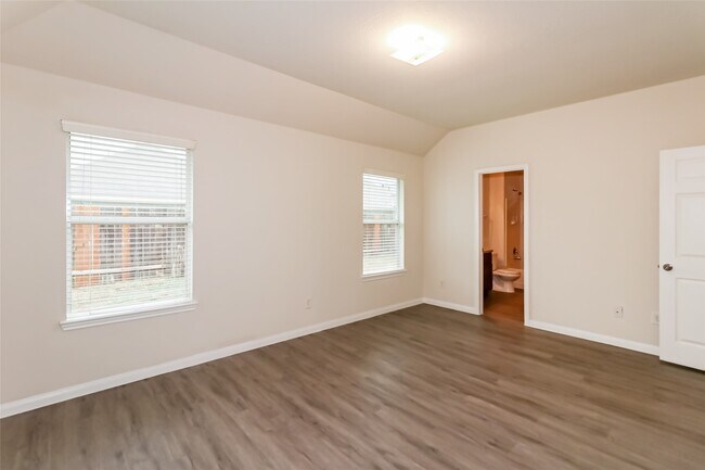 Building Photo - 5451 Latta Plantation Dr