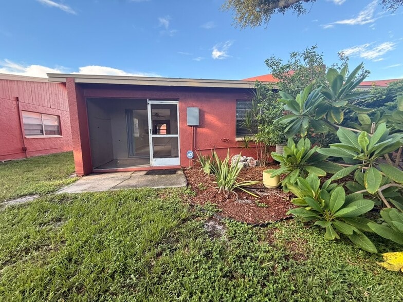 Building Photo - 6380 Bonnie Bay Cir N