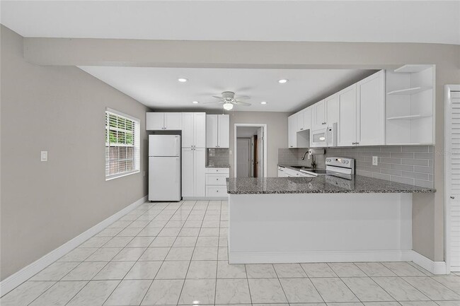 Building Photo - 4945 36th Ave N