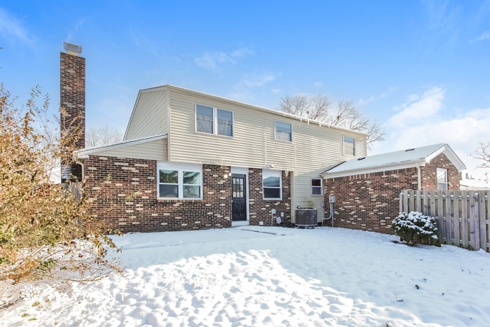 Building Photo - 1328 Brownswood Dr