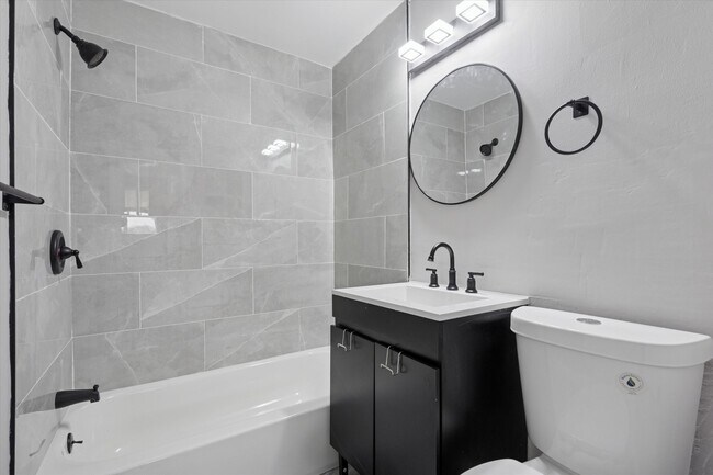 Building Photo - 7108 Oxford Ave