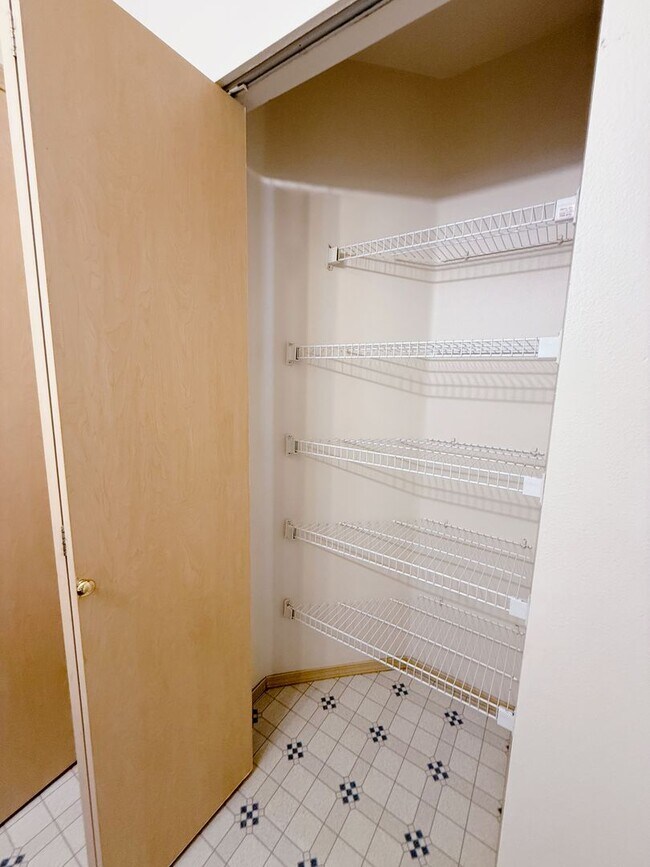 Building Photo - 1842/1844 Valencia St