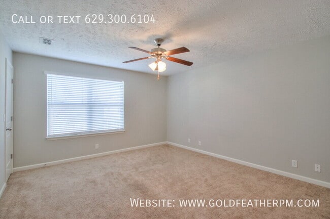 Building Photo - 3365 Tourmaline Dr
