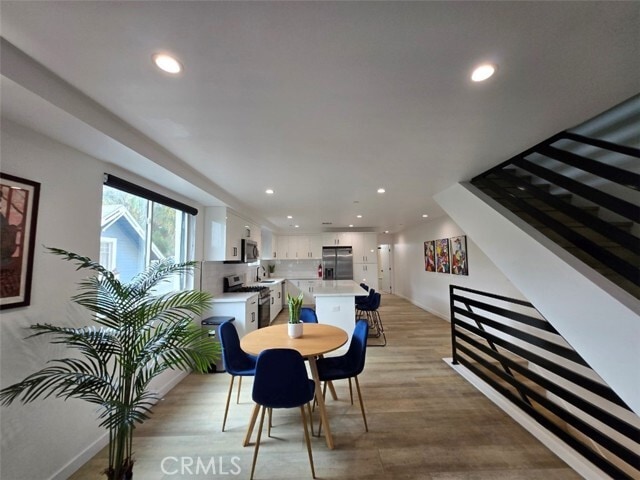 Building Photo - 837 N Harvard Blvd