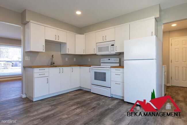 Building Photo - 3 br, 1.5 bath House - 650 Eugene St