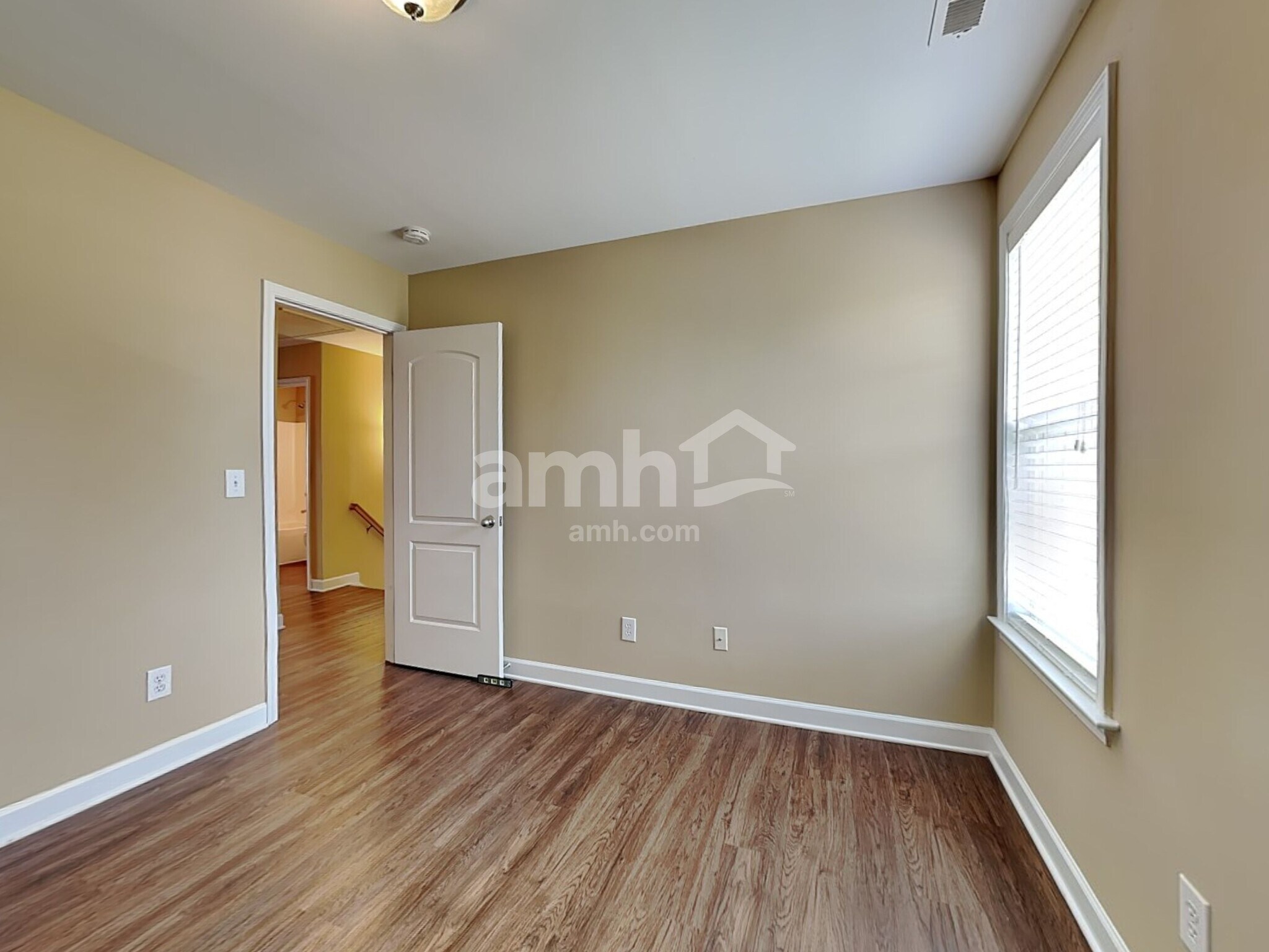 Building Photo - 1935 Shillington Dr