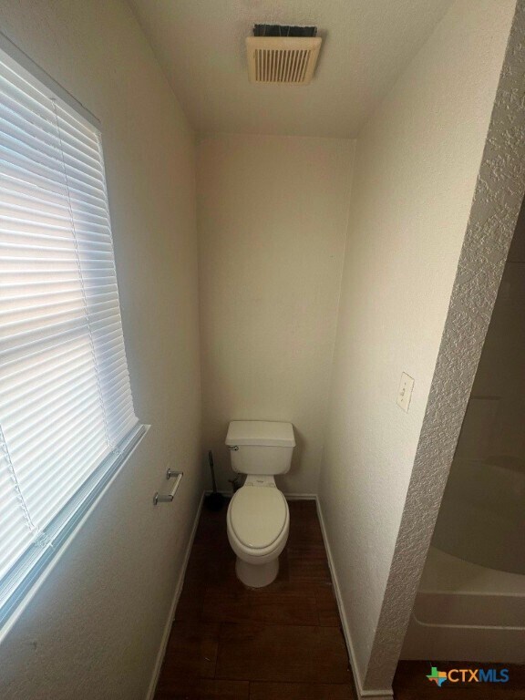 Building Photo - 3804 Captain Dr