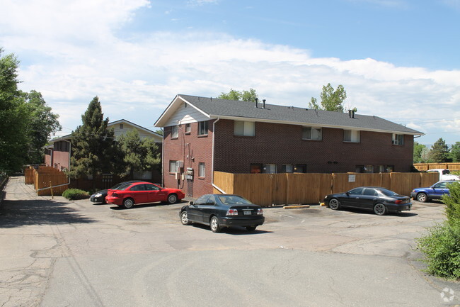 Primary Photo - Shadowood Townhomes