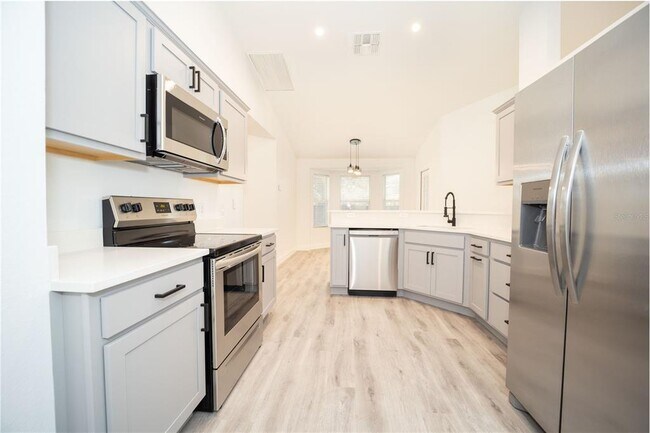 Building Photo - 16414 SE 92nd Terrace