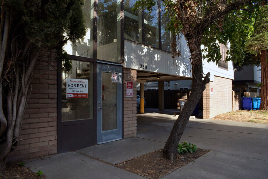 Building Photo - 230 A St
