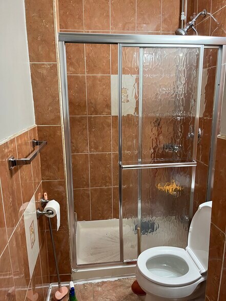 Building Photo - 1064 Lafayette Ave