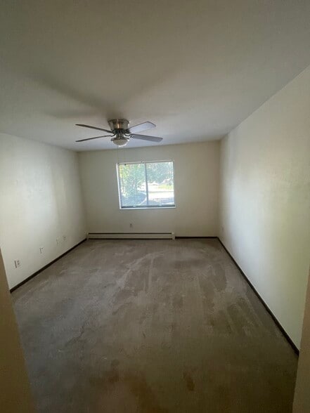 Building Photo - 2800 Kalmia Ave