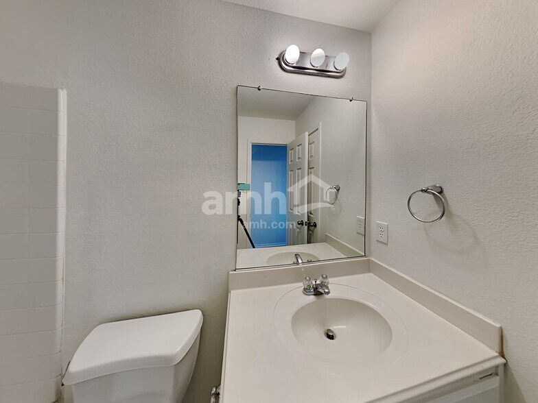 Building Photo - 448 Paddle Dr